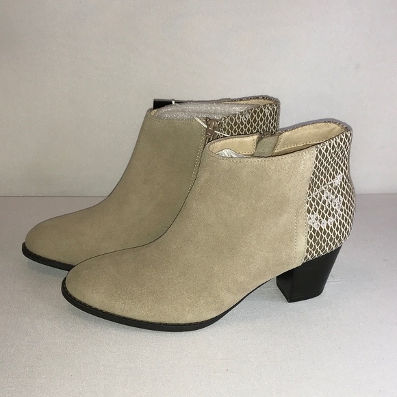 Vionic boots - Picture 3 of 5